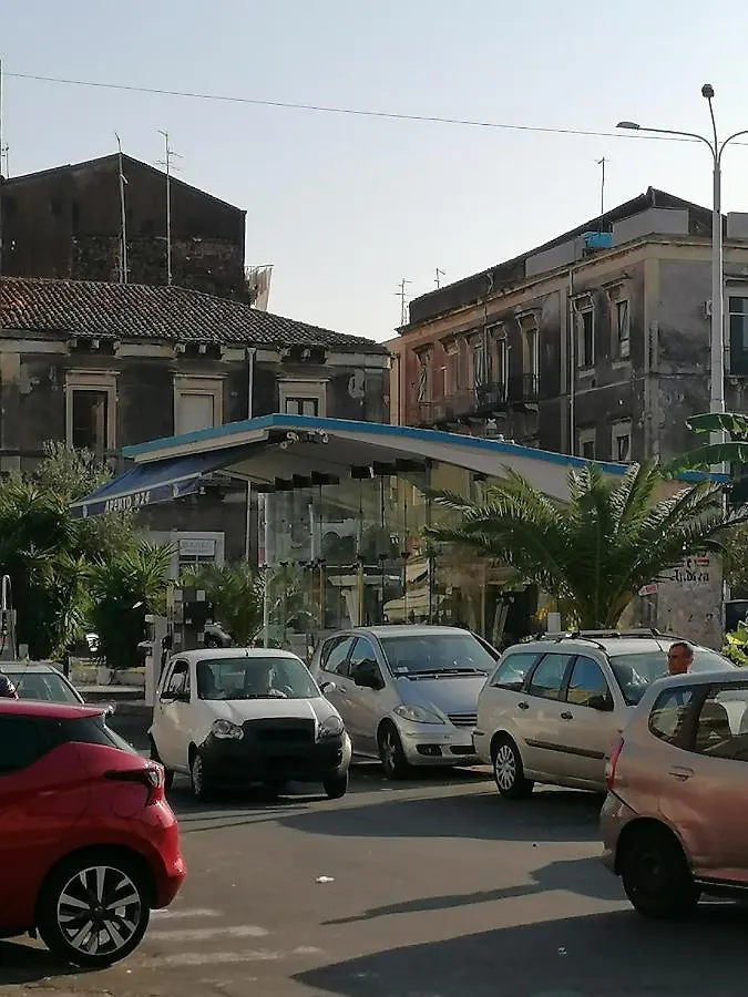 Villa Perla Azzurra 1 Catania 0*,  Italia